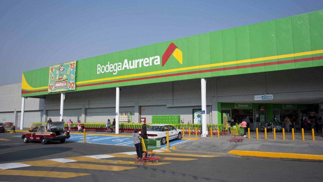 Use WhatsApp number filtering to easily find your target user.